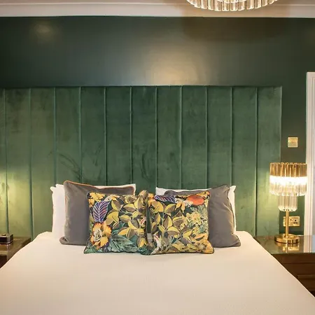 The Eton Mess Boutique Hotel-2
